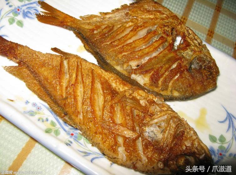 老是煎鱼粘锅掉皮什么原因造成的,煎鱼怎样不粘锅不破皮的正确做法