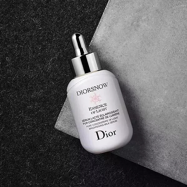 烟酰胺和视黄醇哪个是美白的,vc烟酰胺美白成分