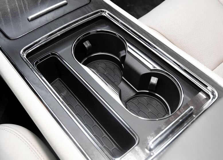 林肯大陆2017款2.0t两驱尊享版,乘坐空间测评6部合资车