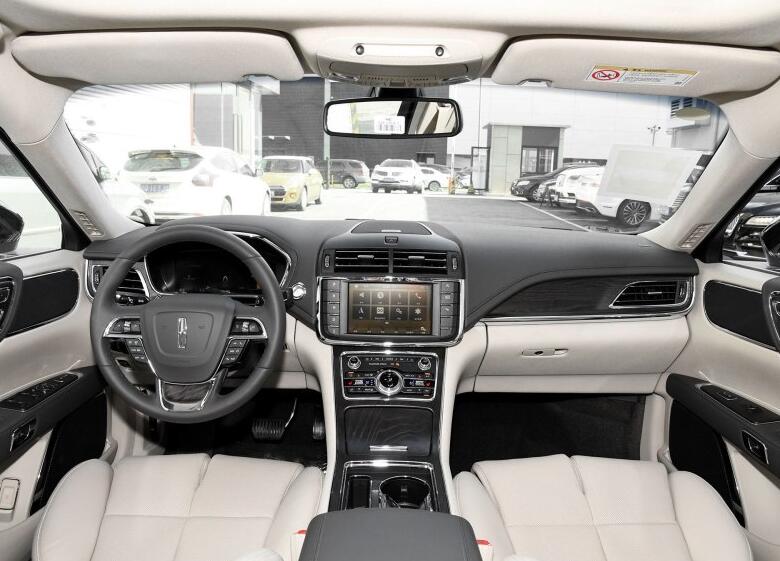 林肯大陆2017款2.0t两驱尊享版,乘坐空间测评6部合资车