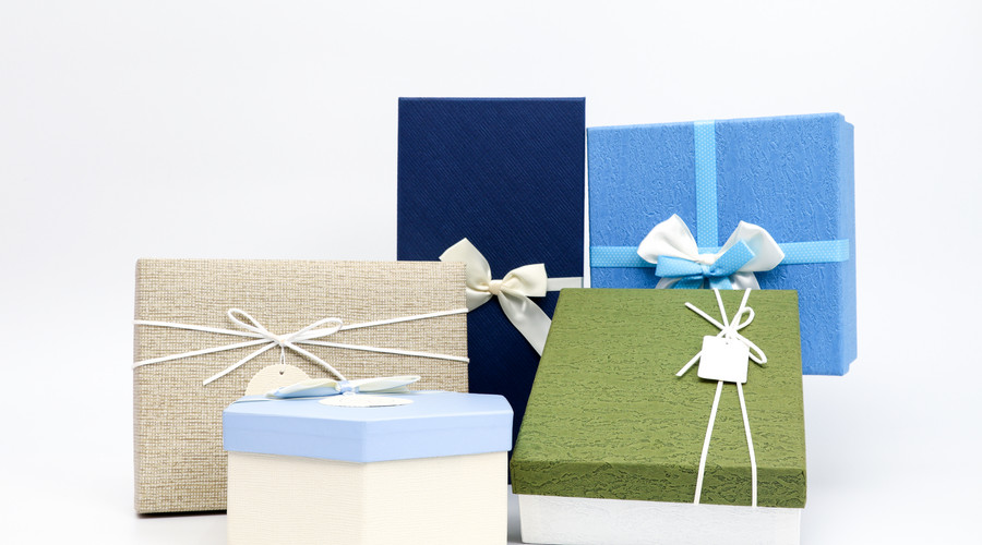 如果领导想让你送礼怎么办,如果一定要送礼你会送什么