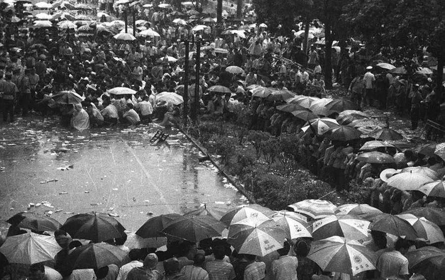 上海百年变迁和40年改革开放,改革开放带来的钱的巨大变化