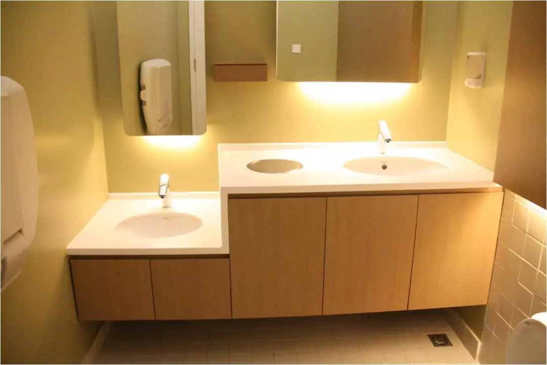 避而不谈是你最好的态度,闭口不谈的话题犹如一醉不可方休