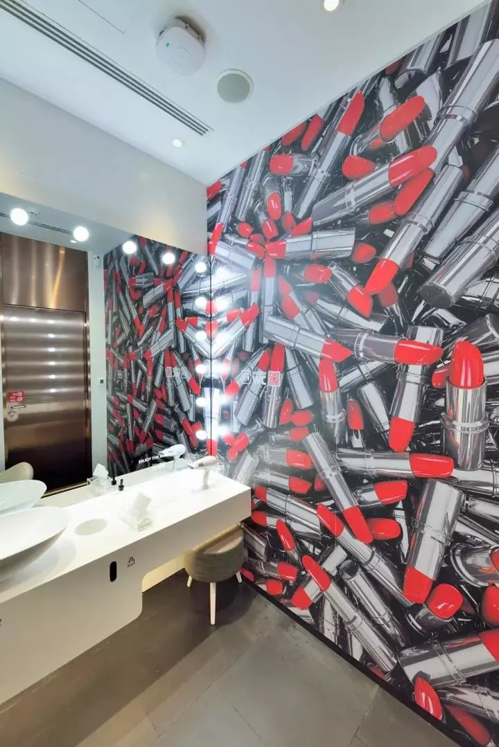 避而不谈是你最好的态度,闭口不谈的话题犹如一醉不可方休