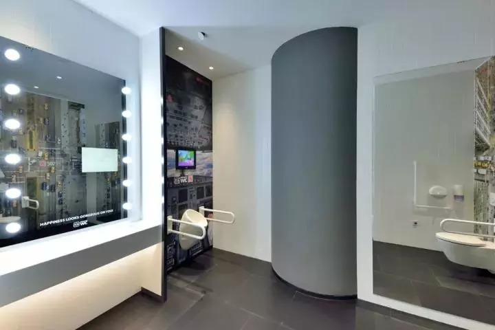 避而不谈是你最好的态度,闭口不谈的话题犹如一醉不可方休