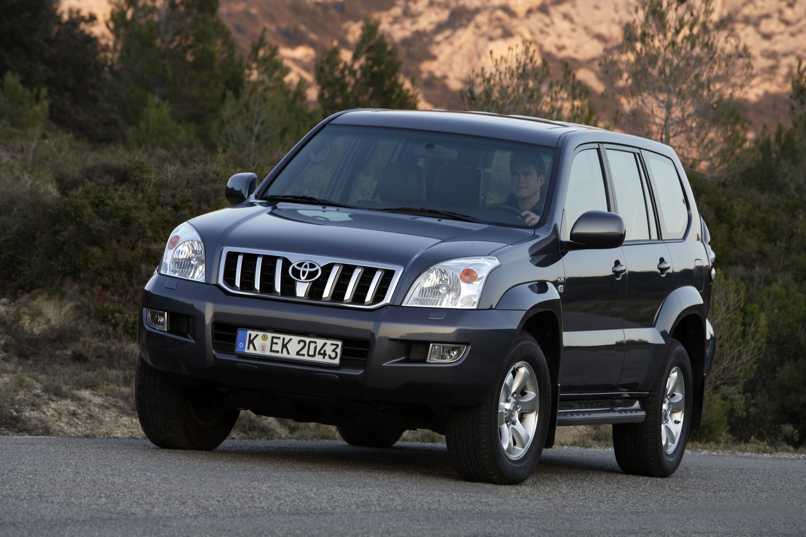 2018款4.0普拉多二手车价格,保值率高的普拉多2700