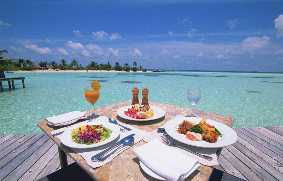 世界十大度假海岛排行榜前十名,全球海岛旅游推荐排行榜前十名