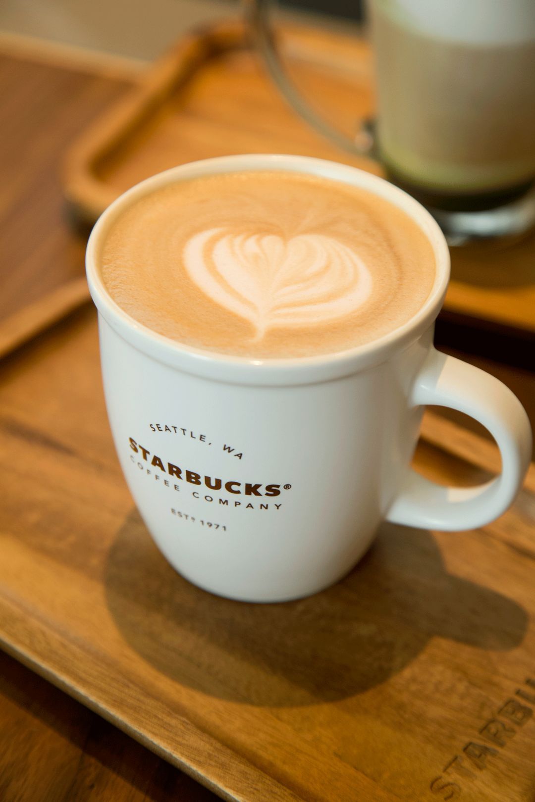 探访星巴克门店,首家社区星巴克