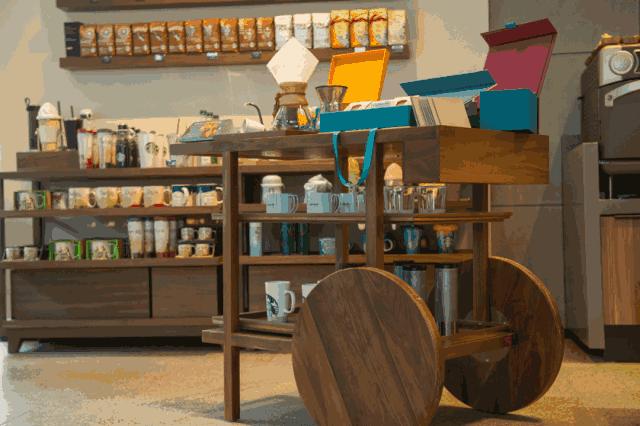 探访星巴克门店,首家社区星巴克