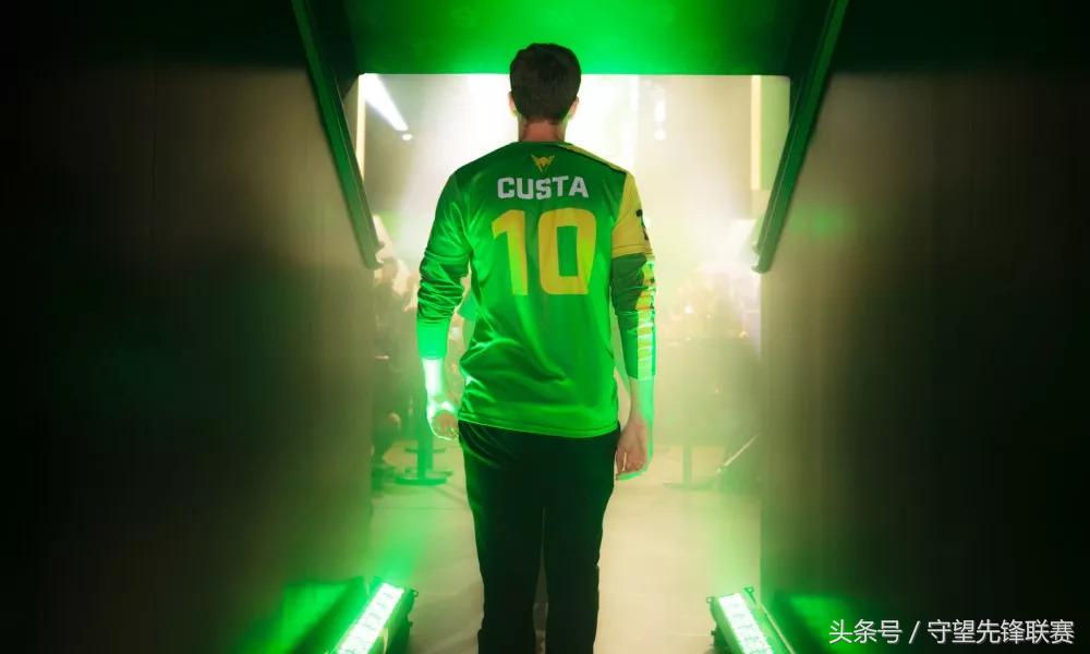 不是人人都能穿军装,不是每个人都有机会穿上军装