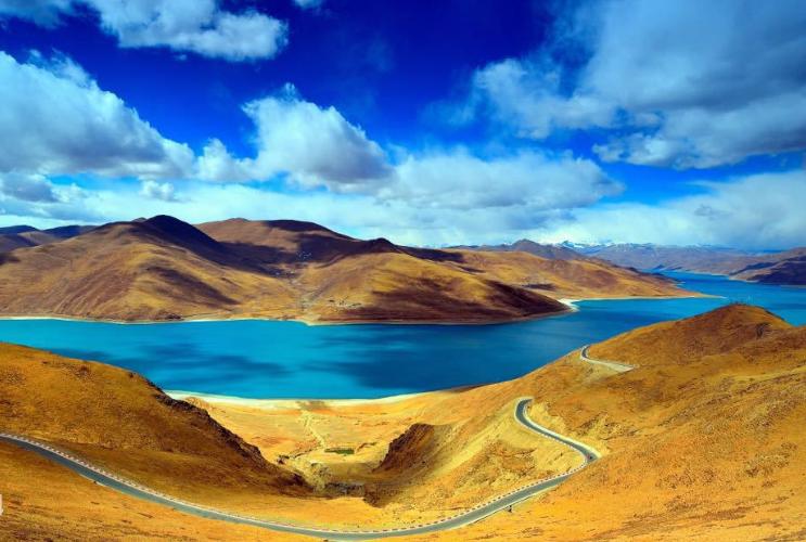 国内绝美的十六个湖泊,国内值得去的10大绝美湖泊