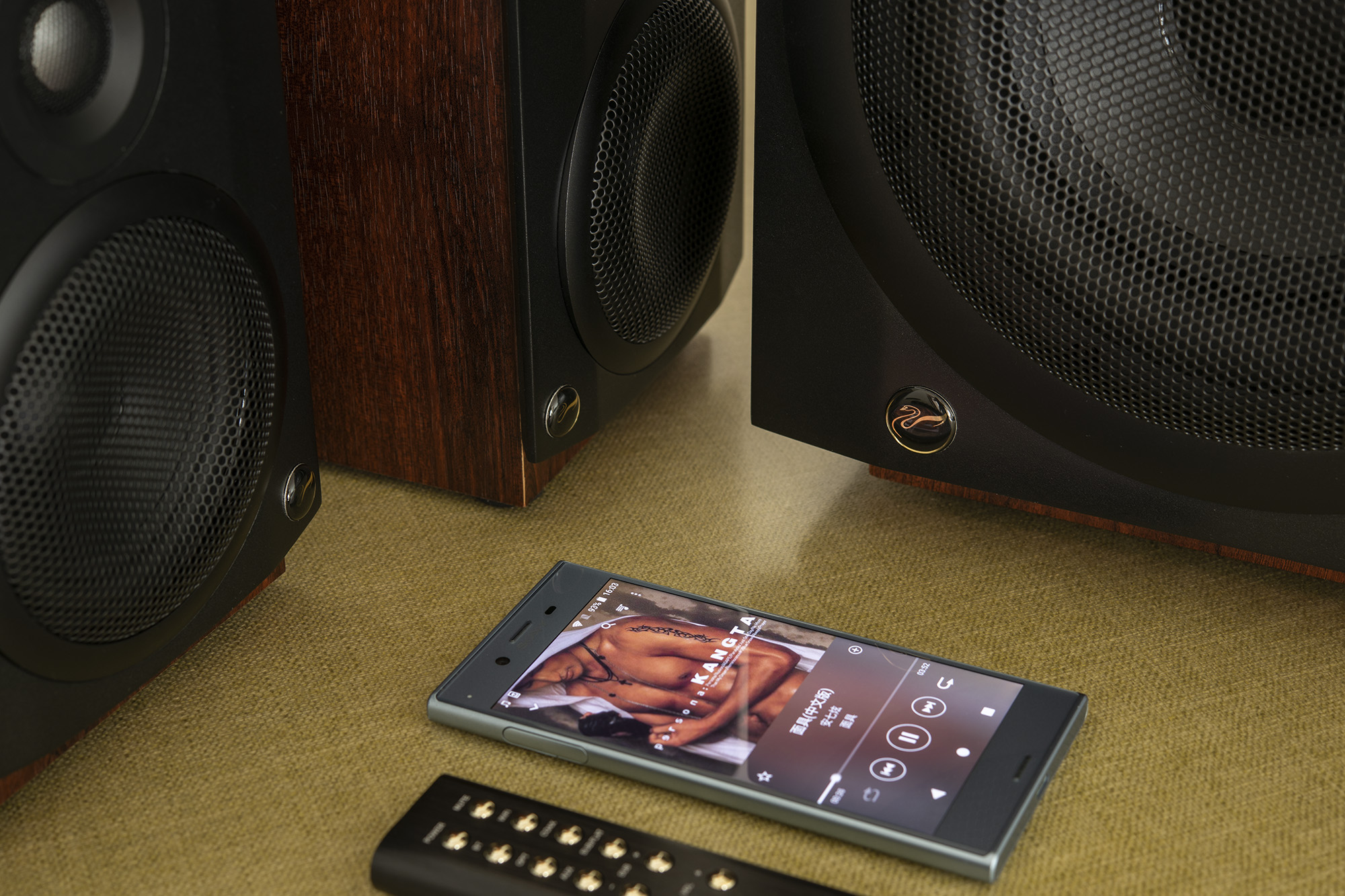 惠威m80wvsthethree,惠威2.0旗舰音箱