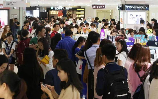 中国游客人傻钱多,中国游客都是有钱人吗