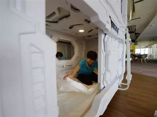 “共享”还是“共睡”？聊天群不堪入目，软件开发商