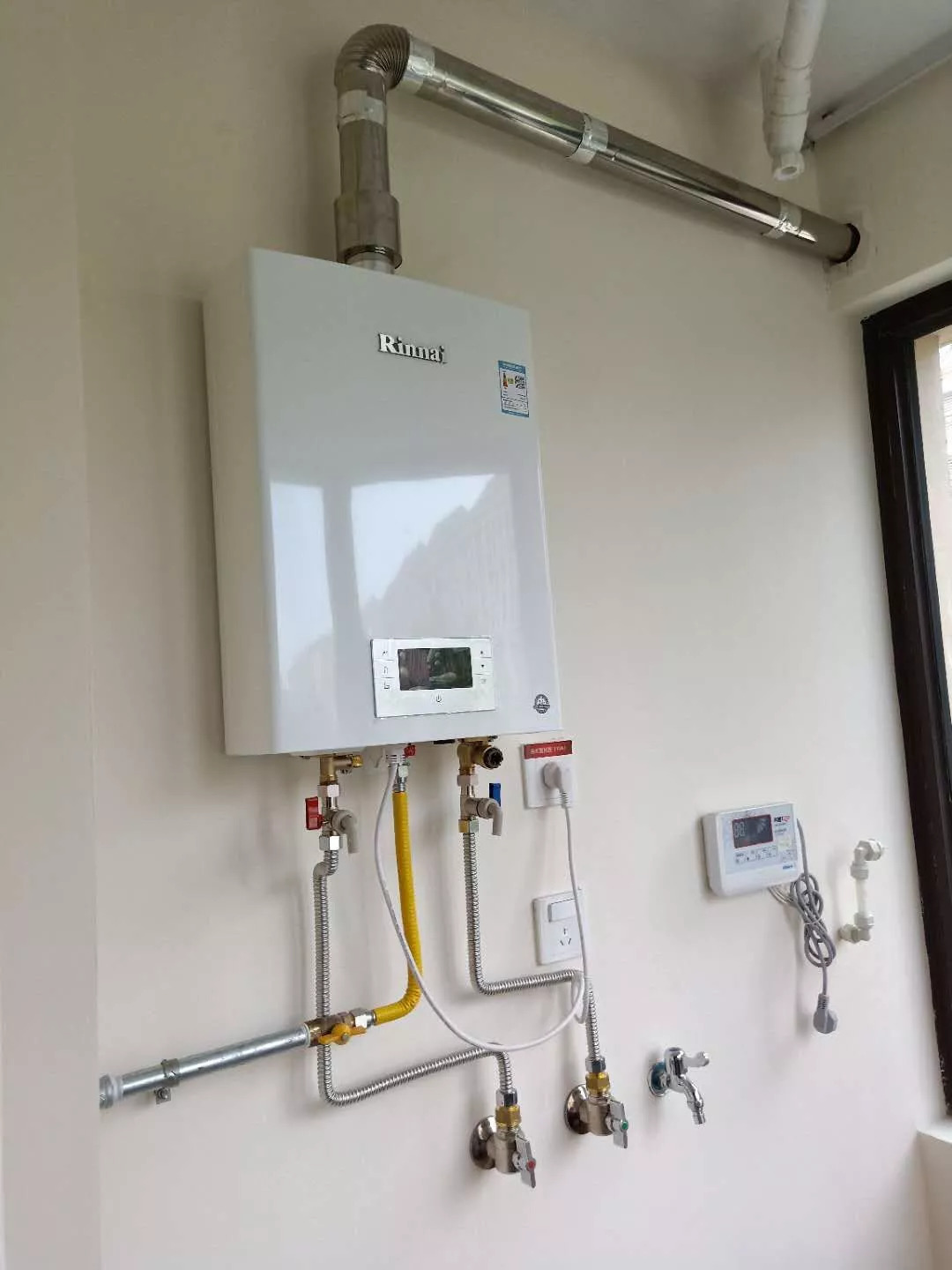 家用电热水器跟燃气热水器哪个好,电热水器跟燃气热水器比较哪个好