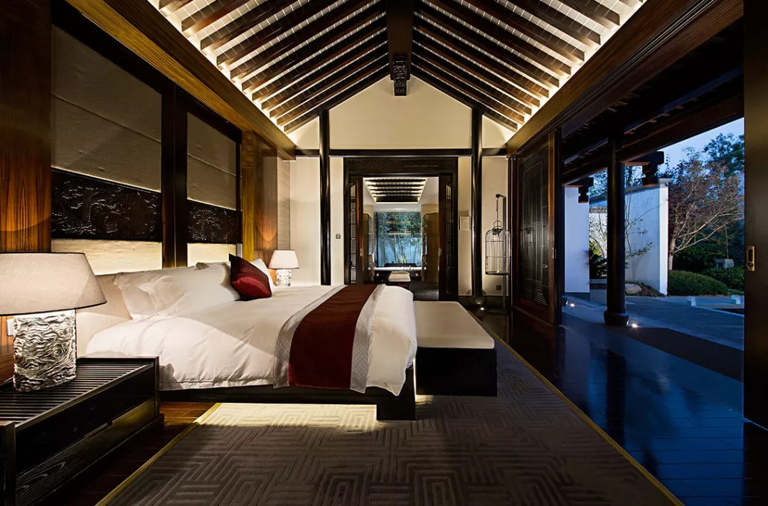 布草为什么洗出来有油臭味,为什么布草洗出来会发黄