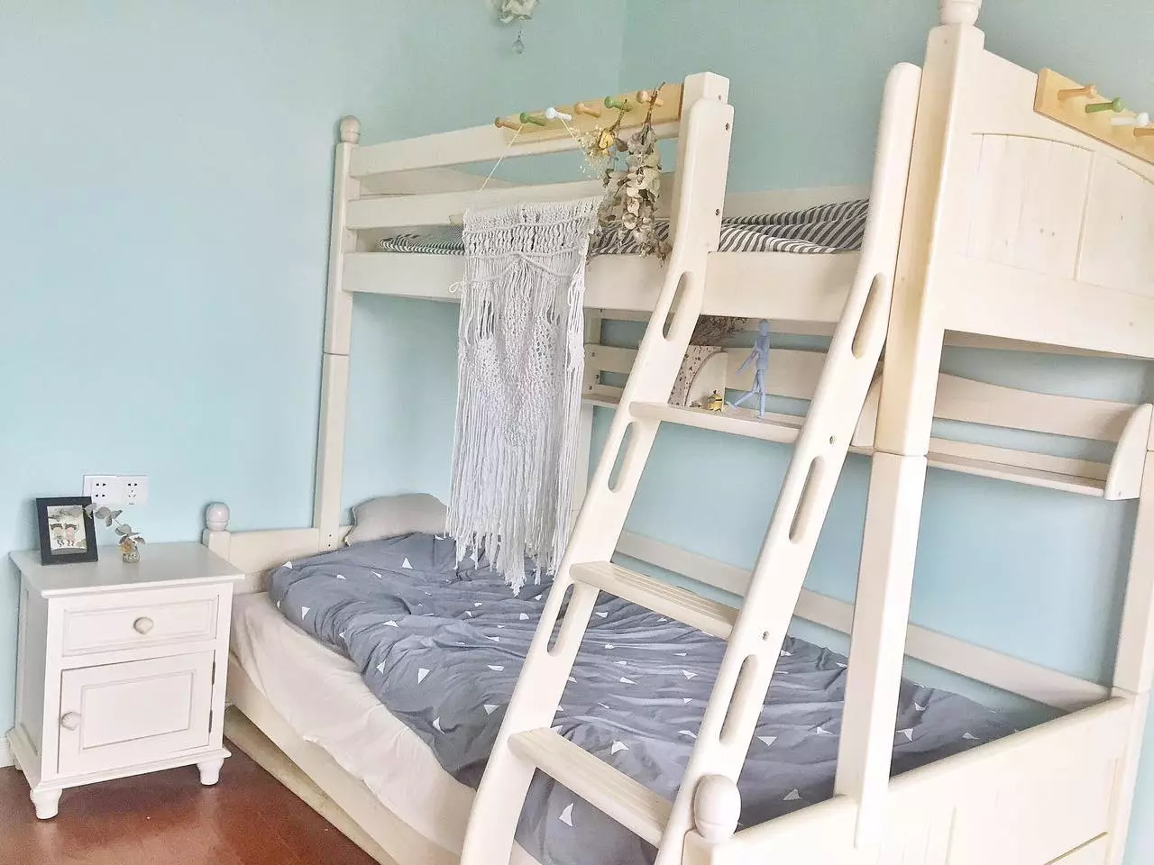 买什么木头的床最好？教你分清真假实木床！