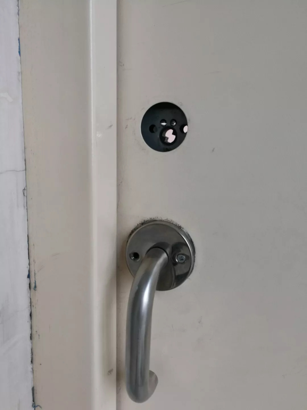 消防走廊被邻居封起来了怎么办,高层消防走廊被占用