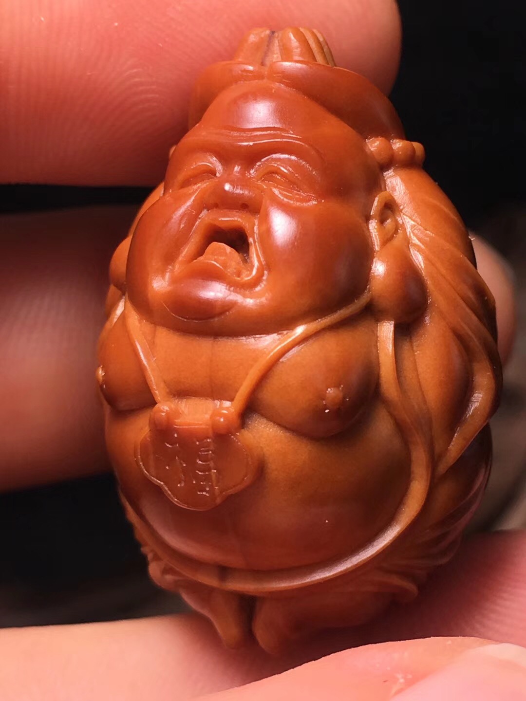 橄榄核雕上油保养步骤,橄榄核雕手串上油步骤