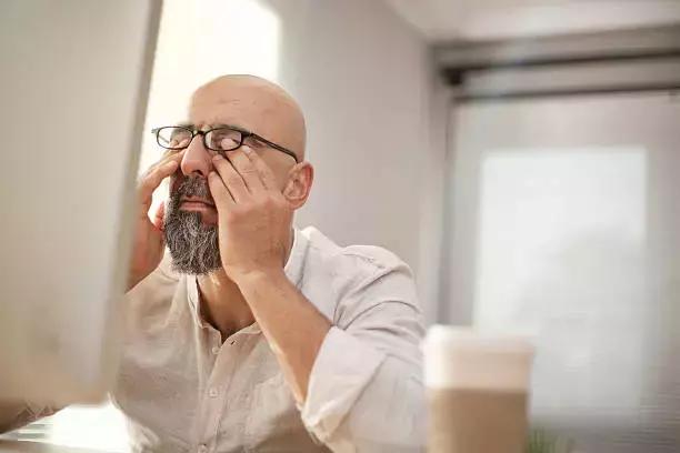 眼屎多且黄还粘稠是上火吗,眼屎多黄粘稠食疗