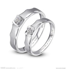 求婚送哪个牌子的钻戒好 (如何挑选求婚钻戒可以看上去更大)