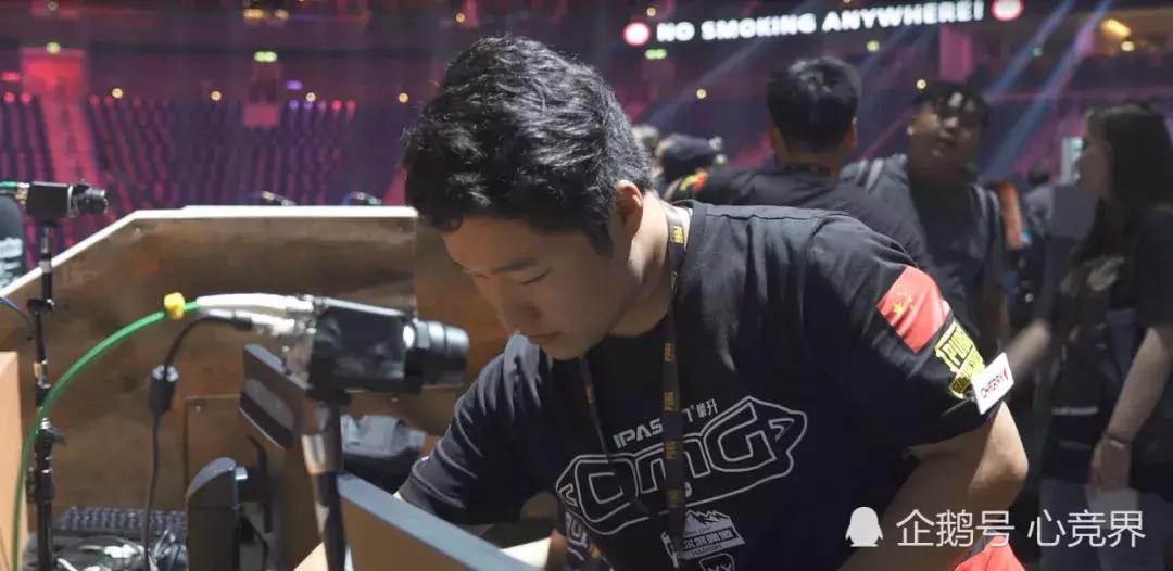 绝地求生连狙和98k哪个好,绝地求生端游成长型满级98k皮肤