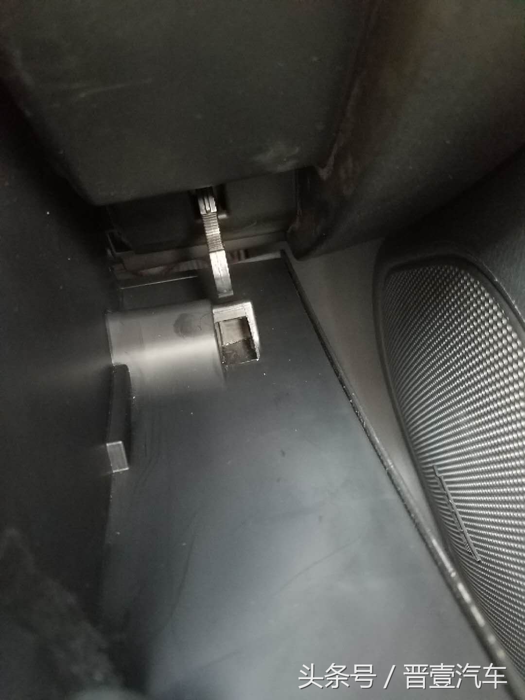 马自达cx4空调滤芯怎么更换视频,10款马自达3空调滤芯更换视频