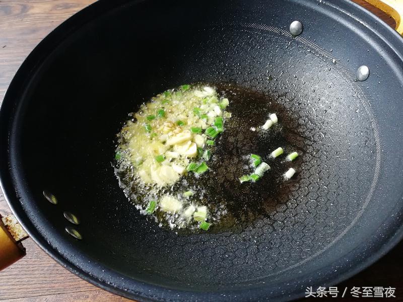 怎样把蘑菇做的好吃?做法其实并不复杂,教你这样做,鲜美嫩滑