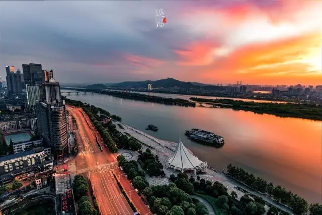 大陆内地坐高铁去香港旅行攻略，广深港高铁车票9月10日起发售