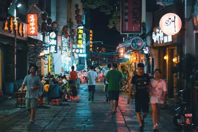 大陆内地坐高铁去香港旅行攻略，广深港高铁车票9月10日起发售