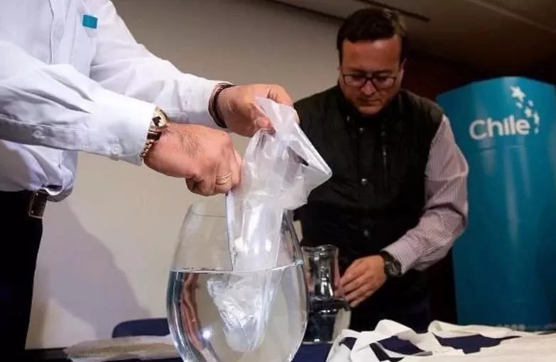 9月7日双语新闻精选：名记者新书曝白宫内幕