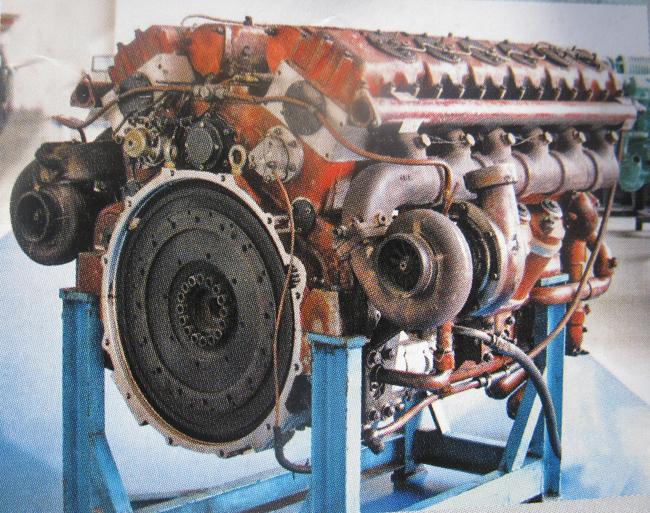 坦克发动机为什么可以用多种燃料,坦克发动机中的柴油机与燃气轮机