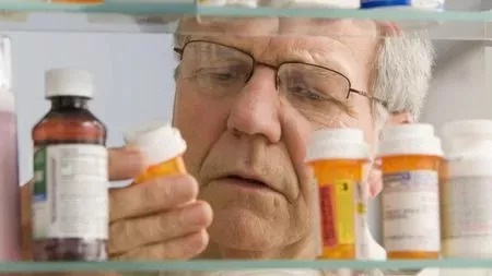 过期的药有毒吗能吃吗,过期的药能吃了会中毒么