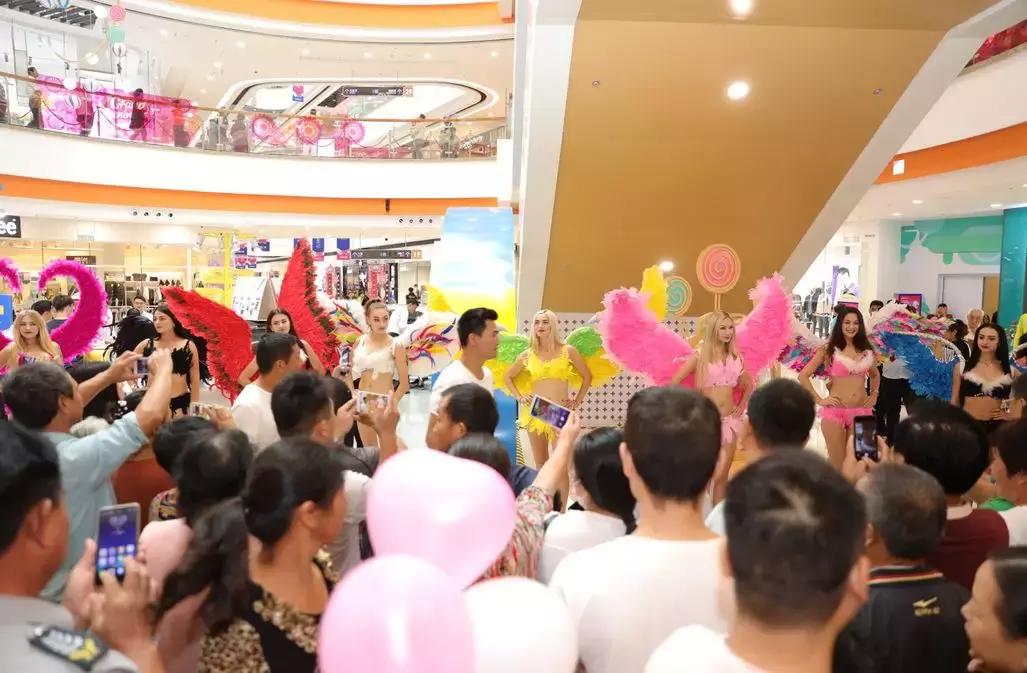 太疯狂了！今天，全淮南人都去了这个地方，万达广场盛大开业……