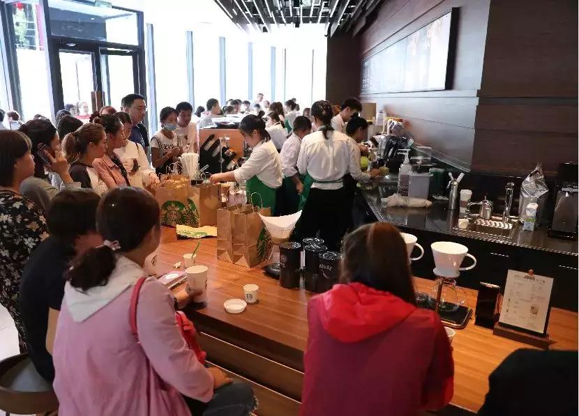 太疯狂了！今天，全淮南人都去了这个地方，万达广场盛大开业……