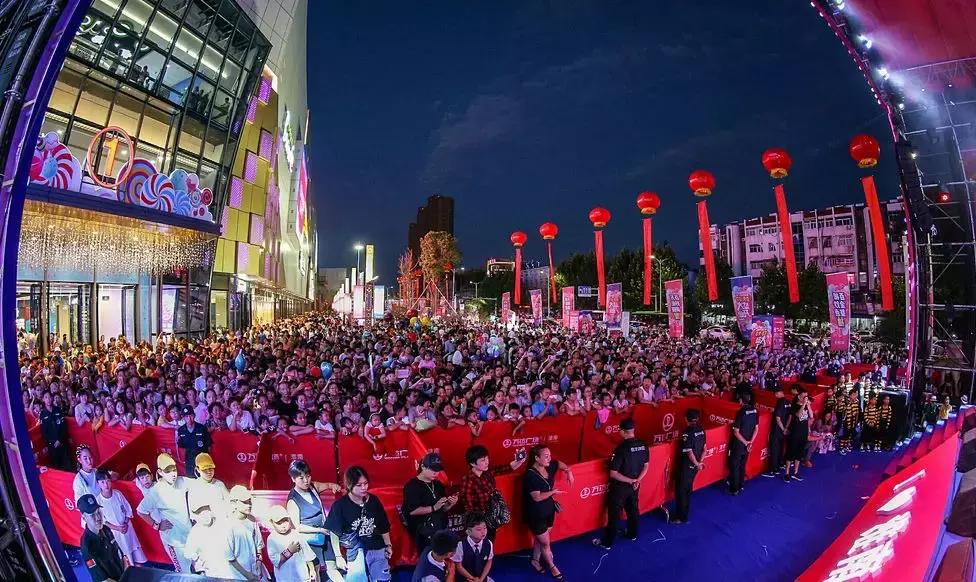 太疯狂了！今天，全淮南人都去了这个地方，万达广场盛大开业……