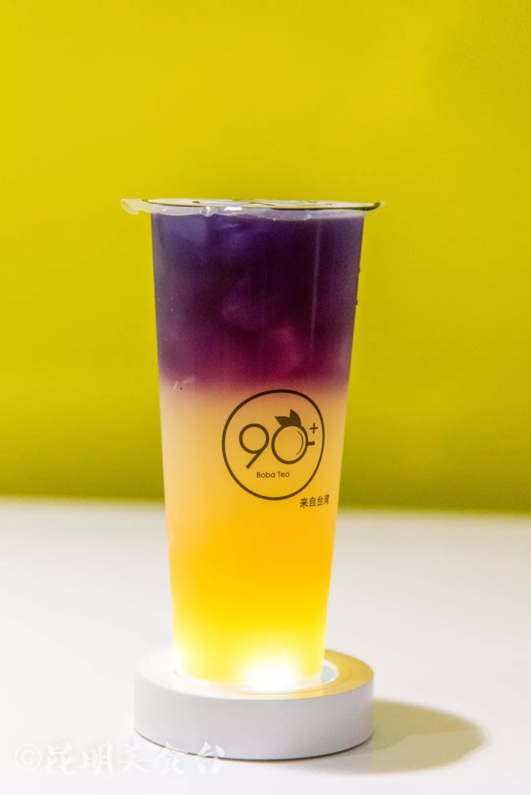 一天卖3万杯的奶茶,一天卖2000多杯奶茶