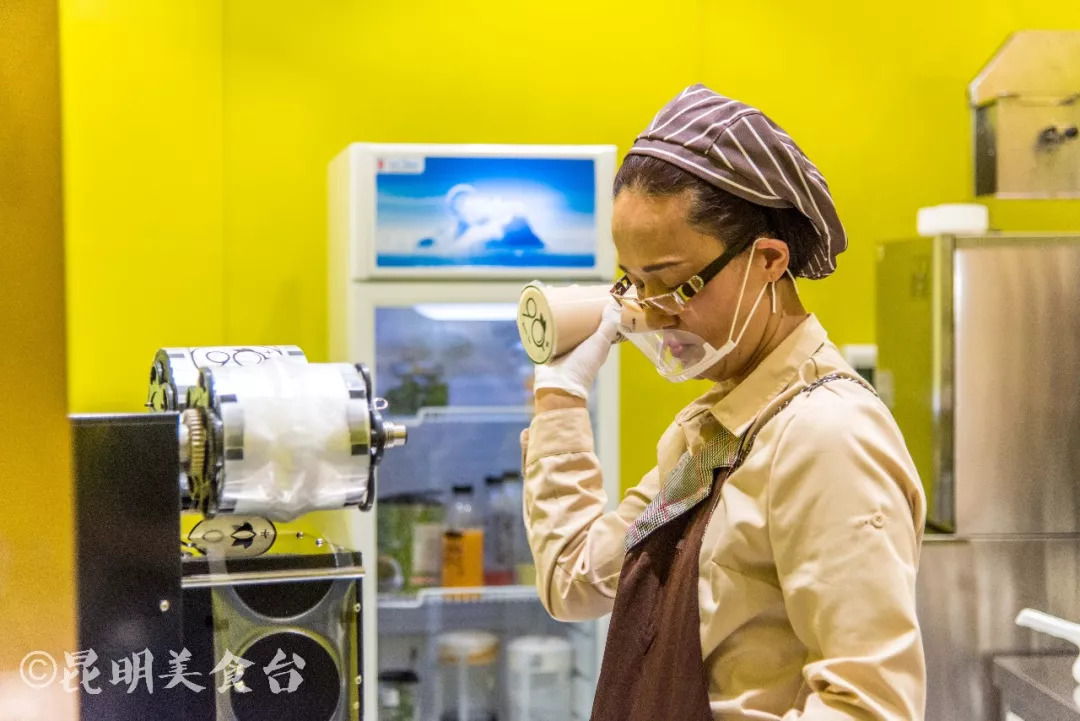 一天卖3万杯的奶茶,一天卖2000多杯奶茶