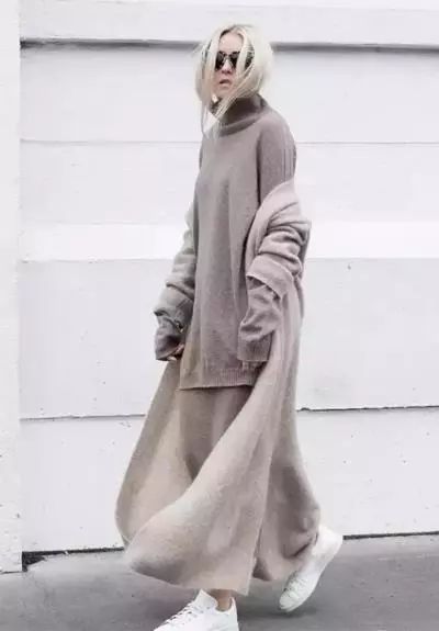 毛衣小香风外套怎么搭配最好看,杏色毛衣过膝长裙搭配什么外套