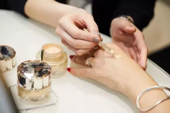 日本贵妇粉底液排名第一名,日本贵妇级的粉底液