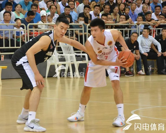 幼儿园点名多了个娃,孩子:舅舅送错了;淄博一条金鱼卖出9.6万;山东多个景区今起对教师免费