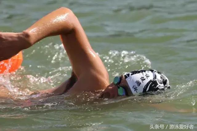 公开水域游泳技巧视频,公开水域自由泳游泳技巧