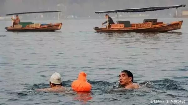 公开水域游泳技巧视频,公开水域自由泳游泳技巧