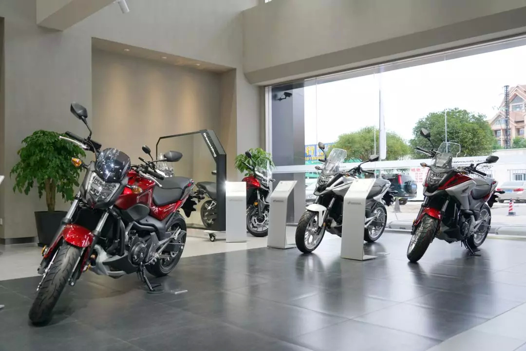 豪华摩托车旗舰，本田金翼（GOLDWING）国内售价公布，41.8万起