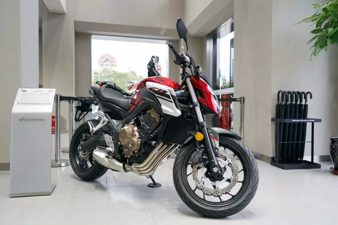 豪华摩托车旗舰，本田金翼（GOLDWING）国内售价公布，41.8万起