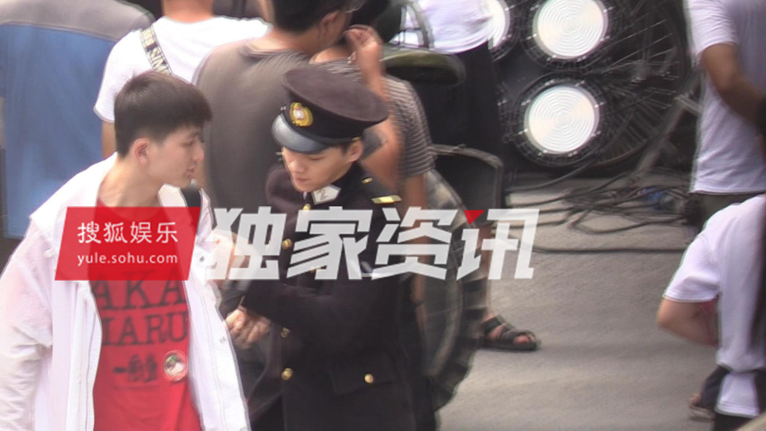 这就是灌篮李易峰站出来保护粉丝,这就是灌篮李易峰最后一次表演