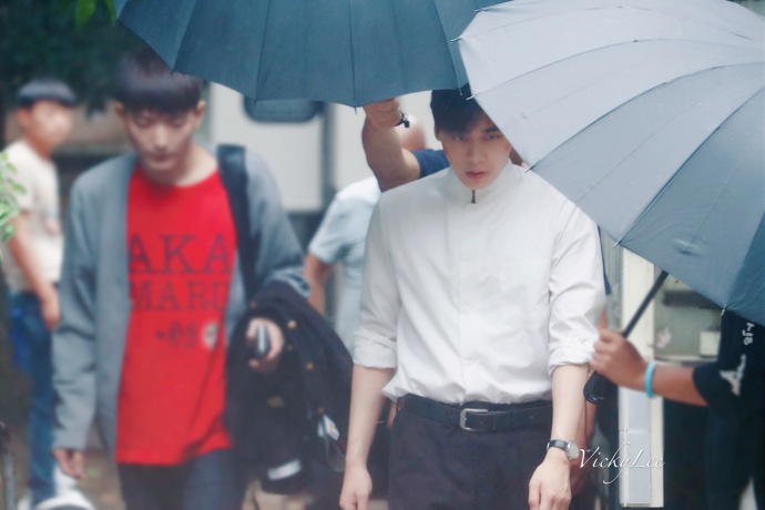 这就是灌篮李易峰站出来保护粉丝,这就是灌篮李易峰最后一次表演