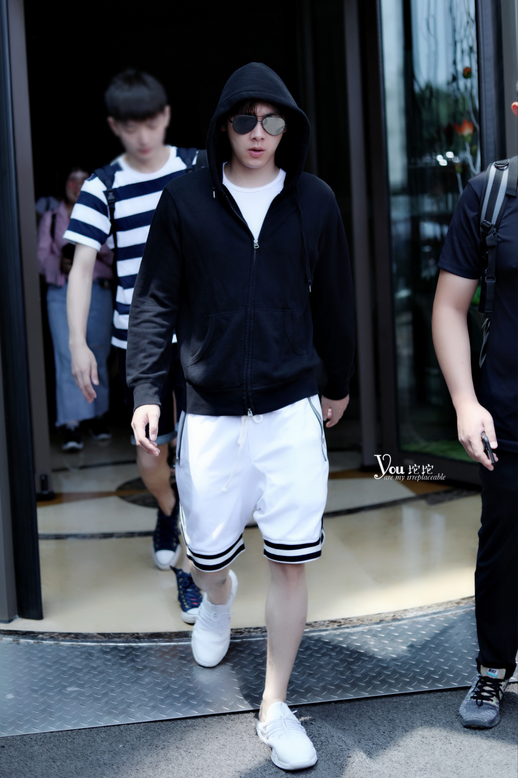 这就是灌篮李易峰站出来保护粉丝,这就是灌篮李易峰最后一次表演