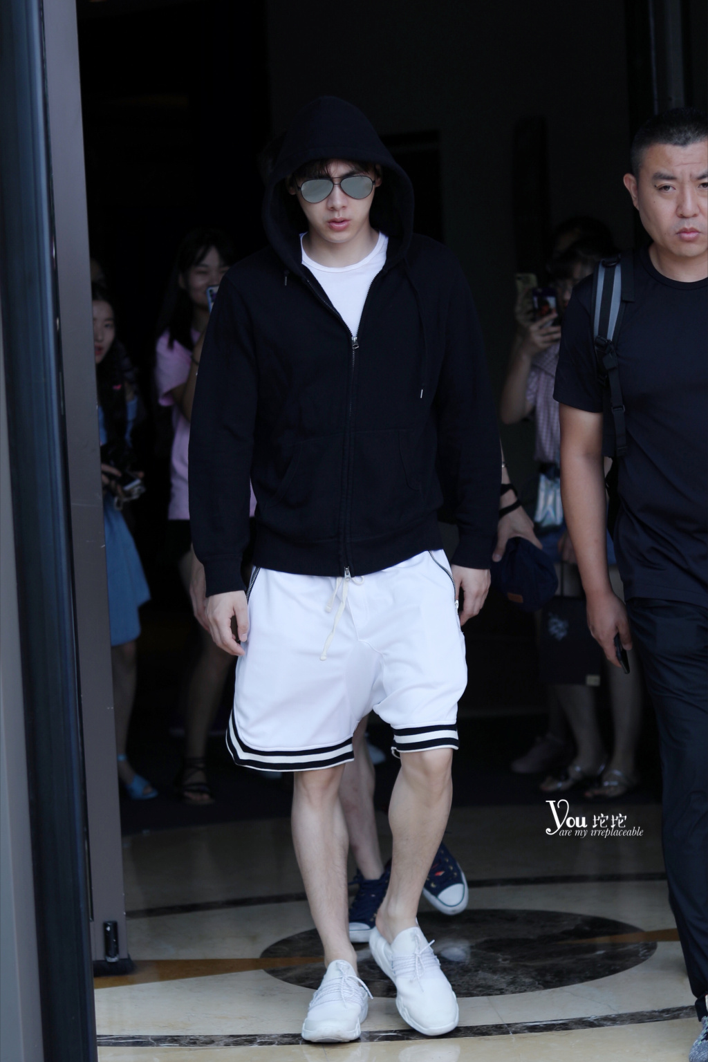 这就是灌篮李易峰站出来保护粉丝,这就是灌篮李易峰最后一次表演