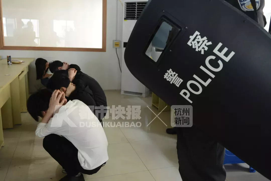 第一次借钱就借了1000,刚借钱就被催还钱